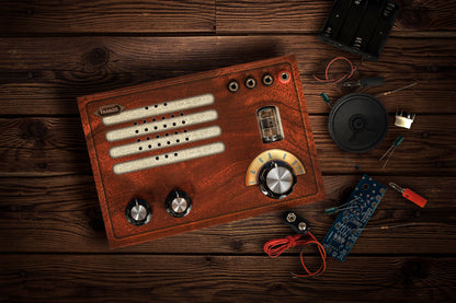 EIGHT Innovation Tube Radio Retrotreasures